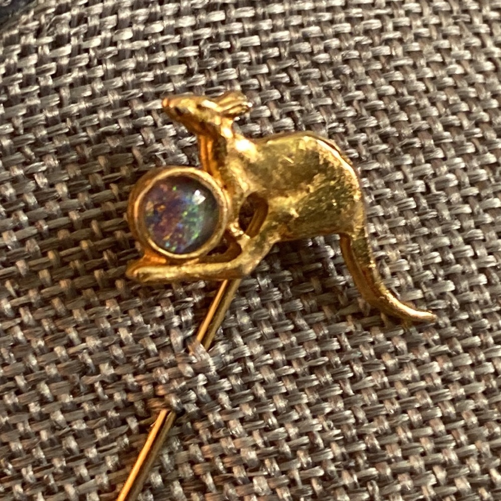 Kangaroo Pin With Genuine Opal